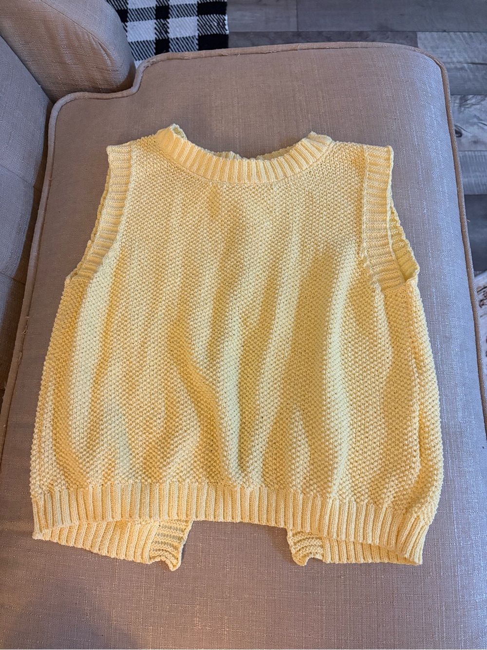Women’s Yellow Knit Sleeveless Sweater Vest